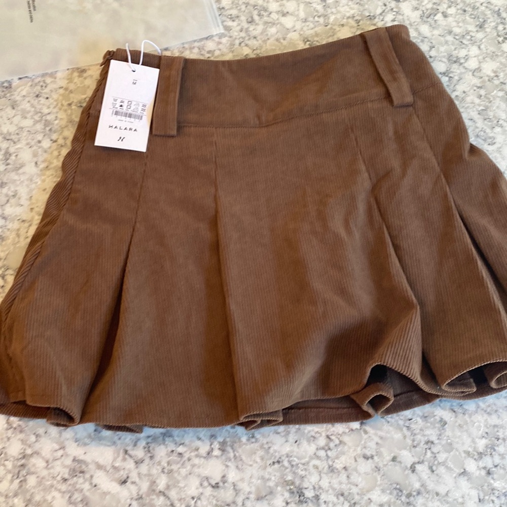 COPY - HALARA corduroy pleated skirt in medium!